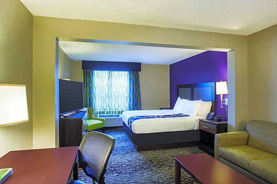 La Quinta Inn & Suites by Wyndham Clearwater South