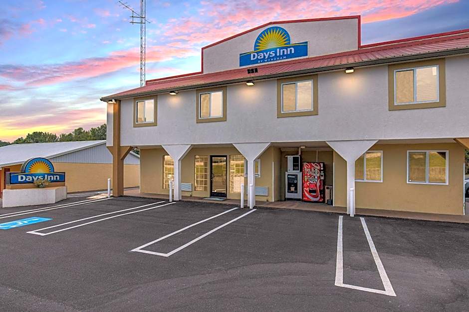 Days Inn by Wyndham Holladay