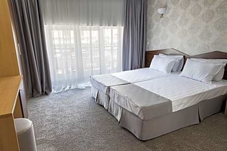 Twin Room with Bathroom