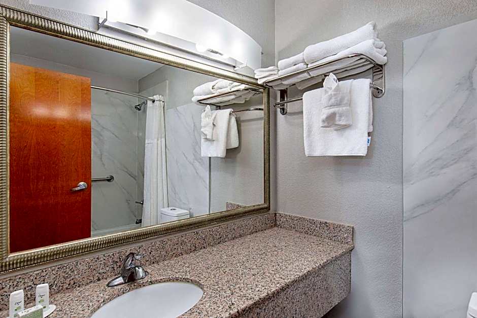 Ramada by Wyndham Bowling Green