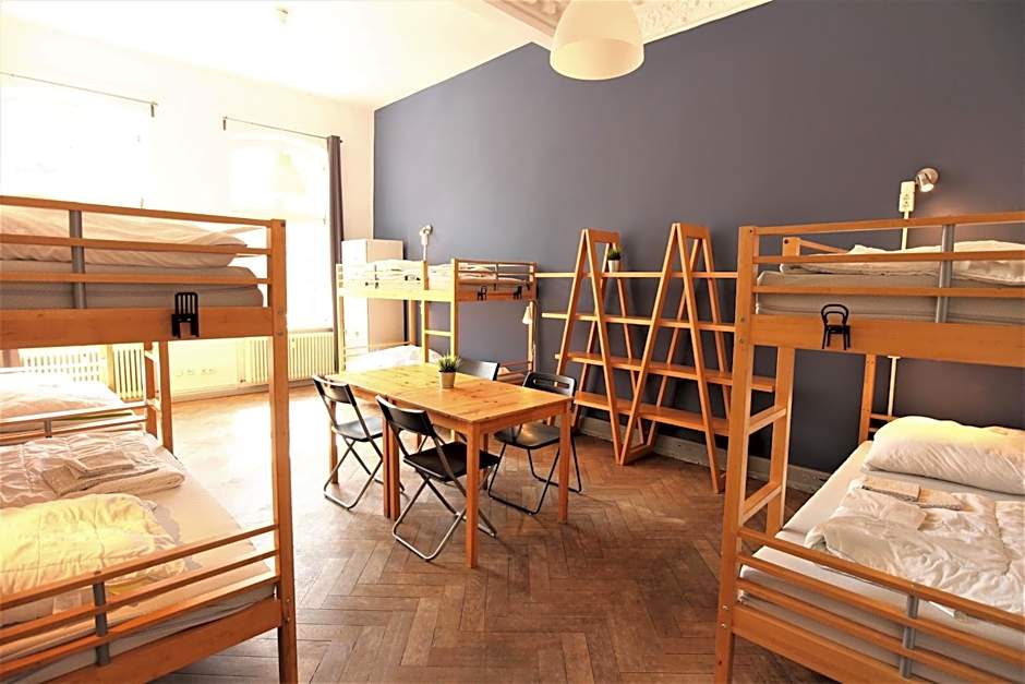 Blue Doors Hostel Altstadt