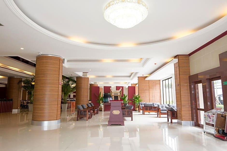 The President Hotel at Chokchai 4
