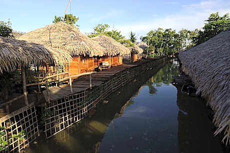 Baan​ Tonlamphu​ Pakpra