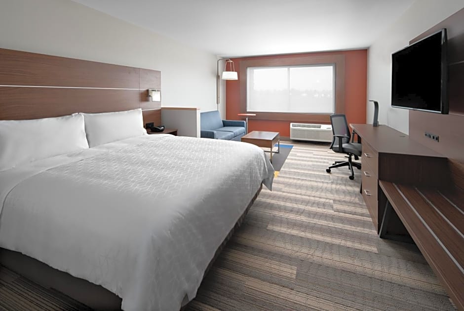 Holiday Inn Express And Suites Elkhorn - Lake Geneva Area