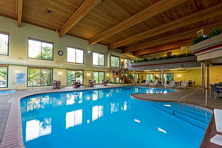 Holiday Inn Express Holland By IHG