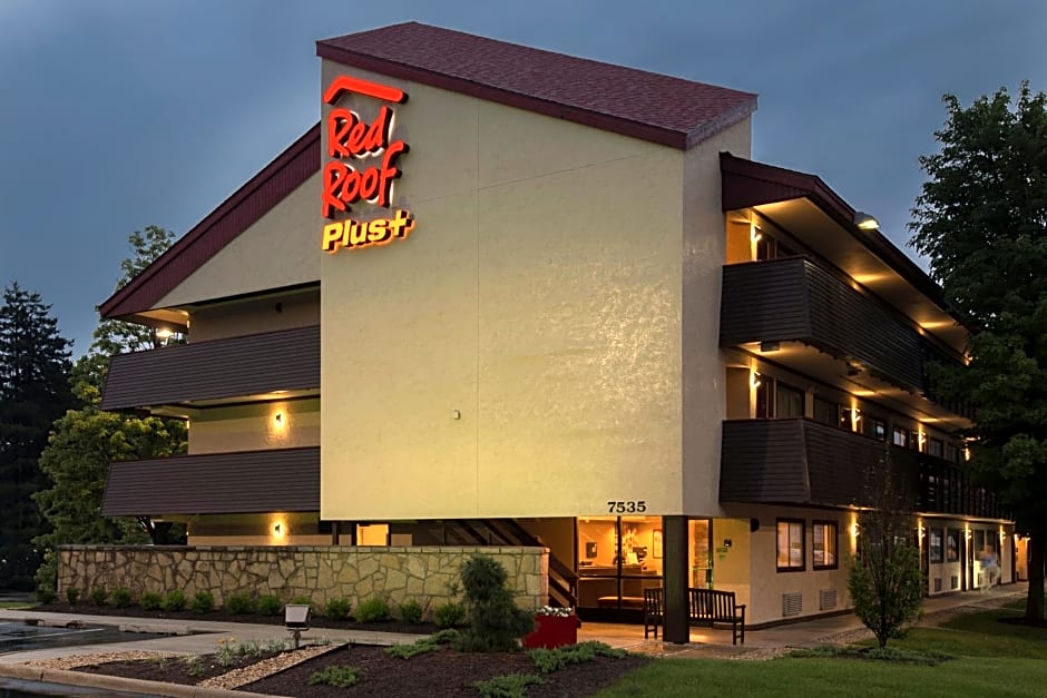 Red Roof Inn PLUS+ Chicago - Willowbrook