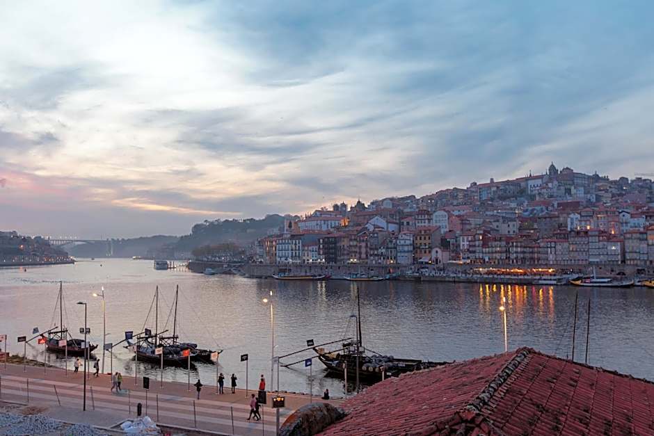 The House of Sandeman - Hostel & Suites