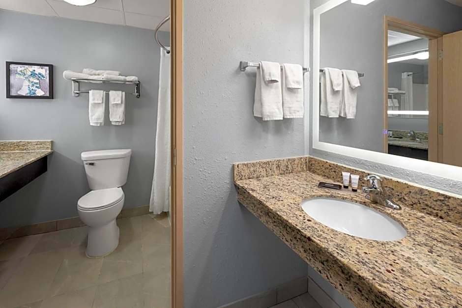 AmericInn by Wyndham Douglas/Saugatuck