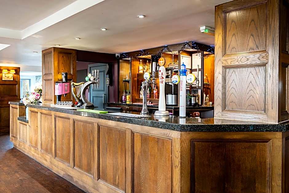Honest Lawyer Hotel