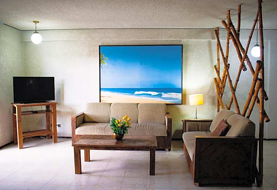 Suites del Sol Hotel & Apartments