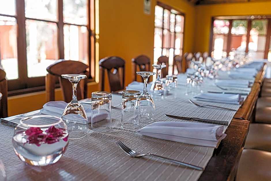 El LAGO HOTEL by Luoxo