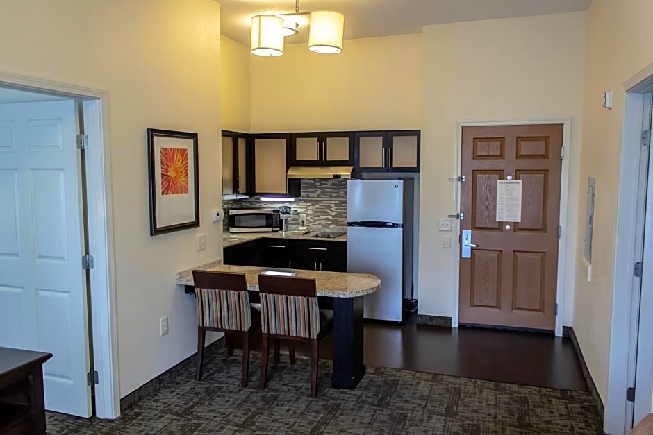 Staybridge Suites Minot