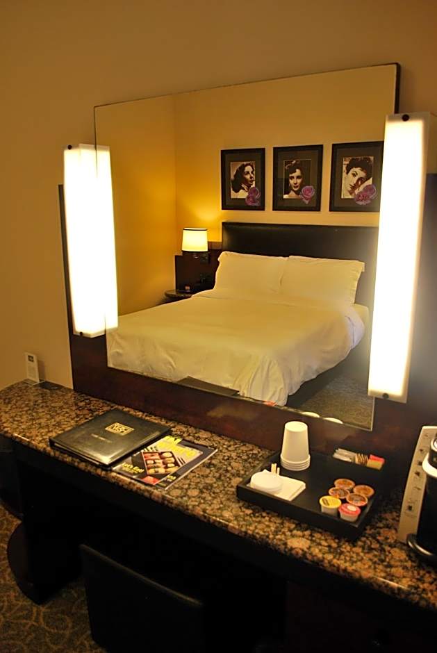 Washington Square Hotel
