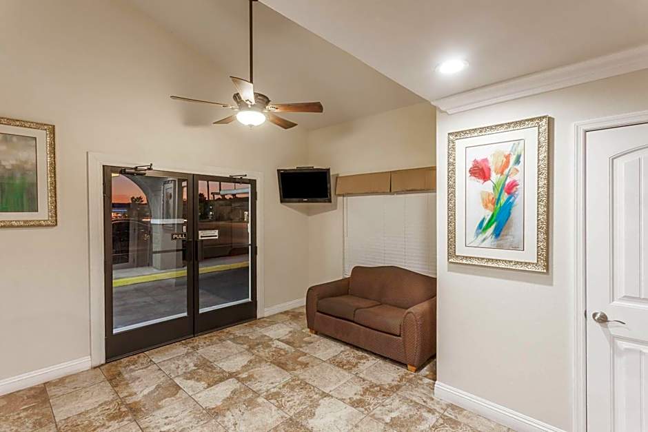 Travelodge by Wyndham Hemet CA