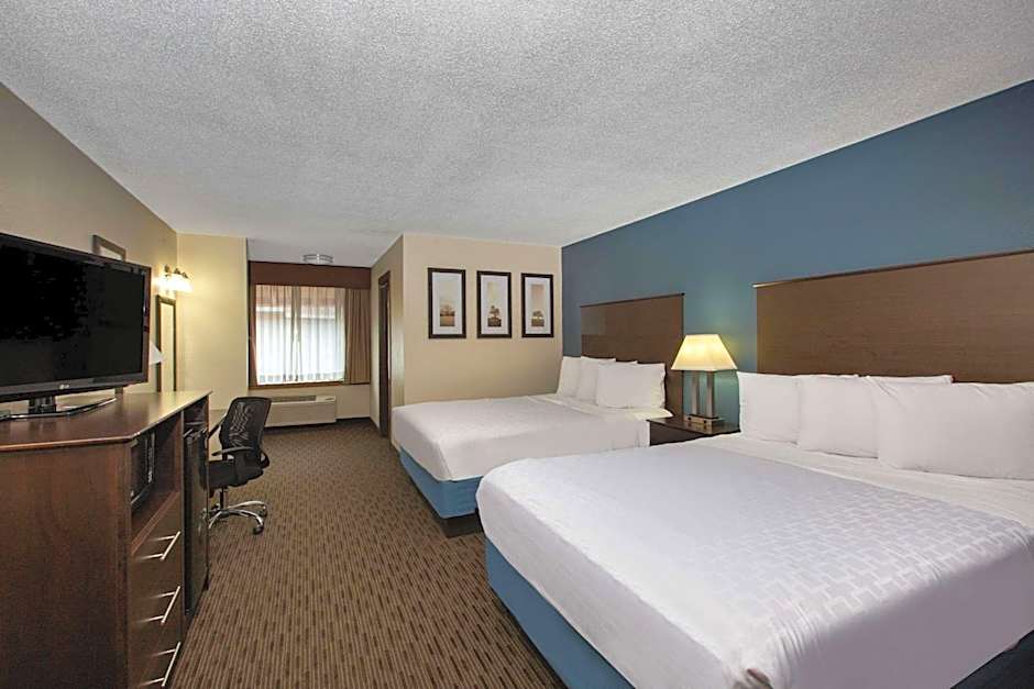AmericInn by Wyndham La Crosse Riverfront-Conference Center
