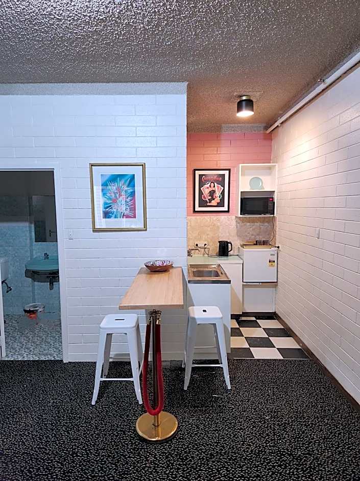 West End Motel & Backpackers