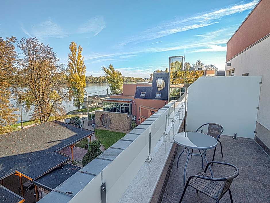 Holiday Beach Budapest Wellness Hotel with Sauna Park