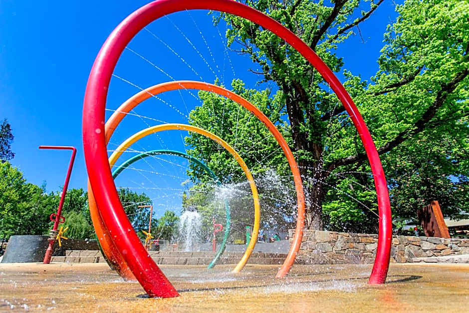 Discovery Parks - Bright