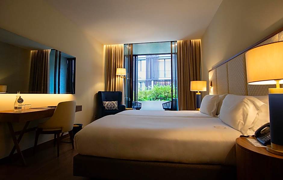 Curio Collection by Hilton Boeira Garden Hotel Porto, Portug