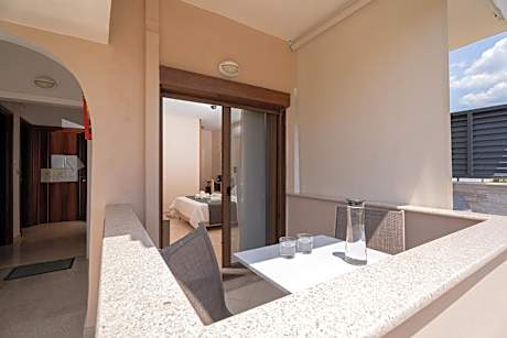 Economy Triple Room