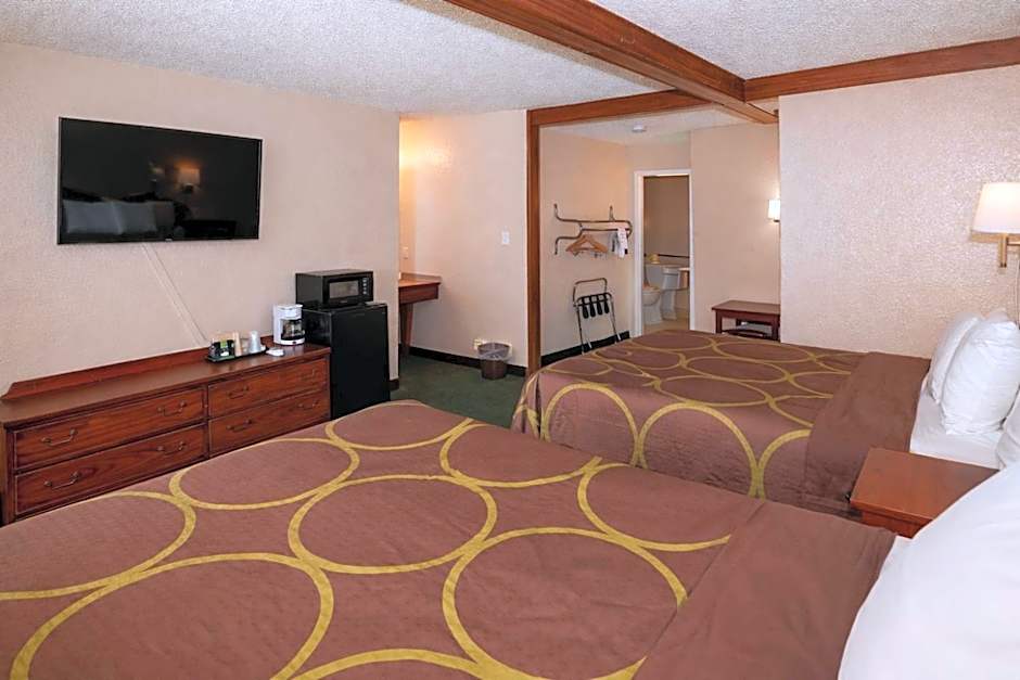 Super 8 by Wyndham Gallup