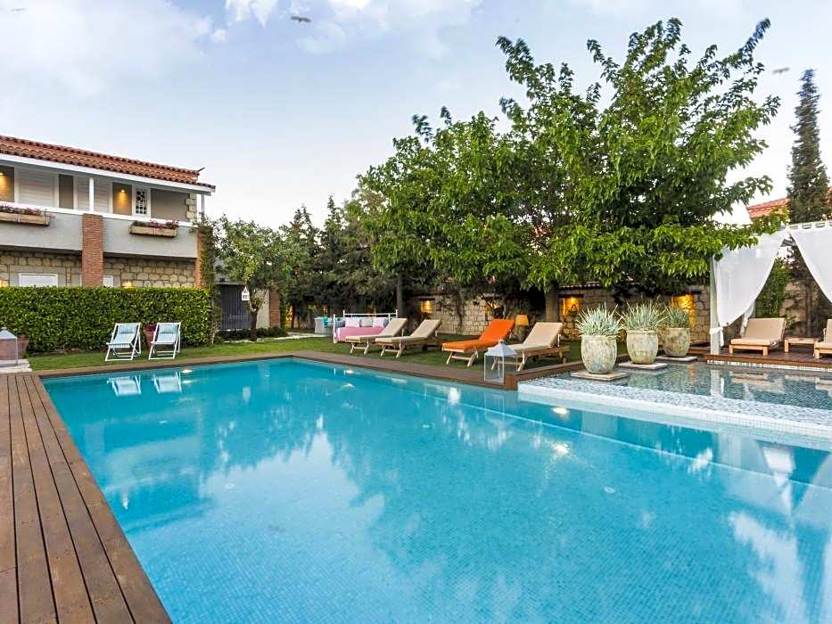 Alacati Cadde 75 Luxury Hotel