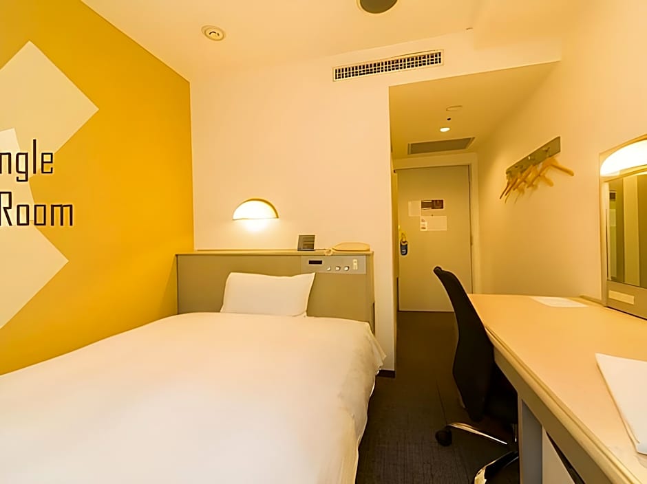 Minamisenri Crystal Hotel