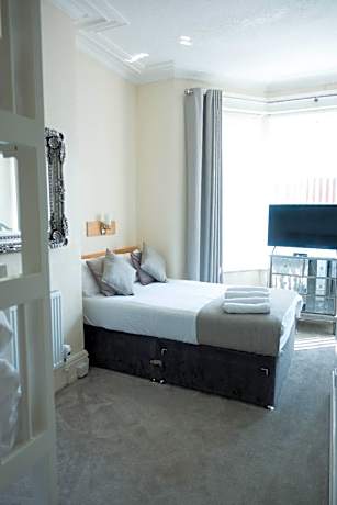 Quad room-Family-Ensuite with Shower-Family 5