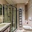 Dado Hotel International