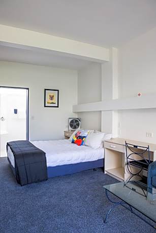 U Studios Paraparaumu Beach (formerly Copperfield Seaside Motel)