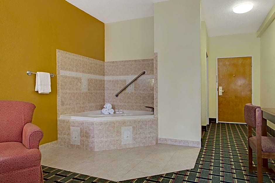 Super 8 by Wyndham Daytona Beach