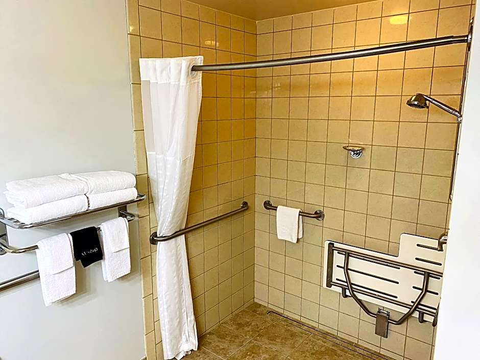 Quality Inn & Suites Sequim at Olympic National Park