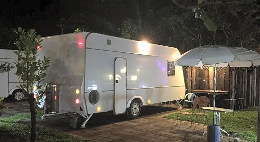 Kenting Houbihu Camping Car