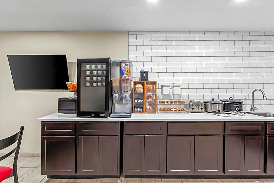 Super 8 by Wyndham Marston