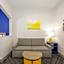 Comfort Suites University Drive