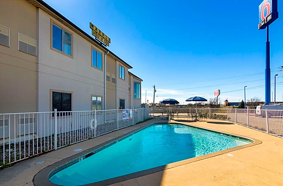 Motel 6-Terrell, TX