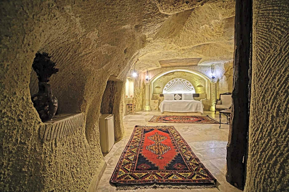 Jerveni Cave Hotel