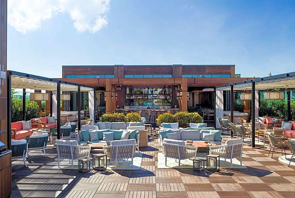 The Ray Hotel Delray Beach, Curio Collection by Hilton