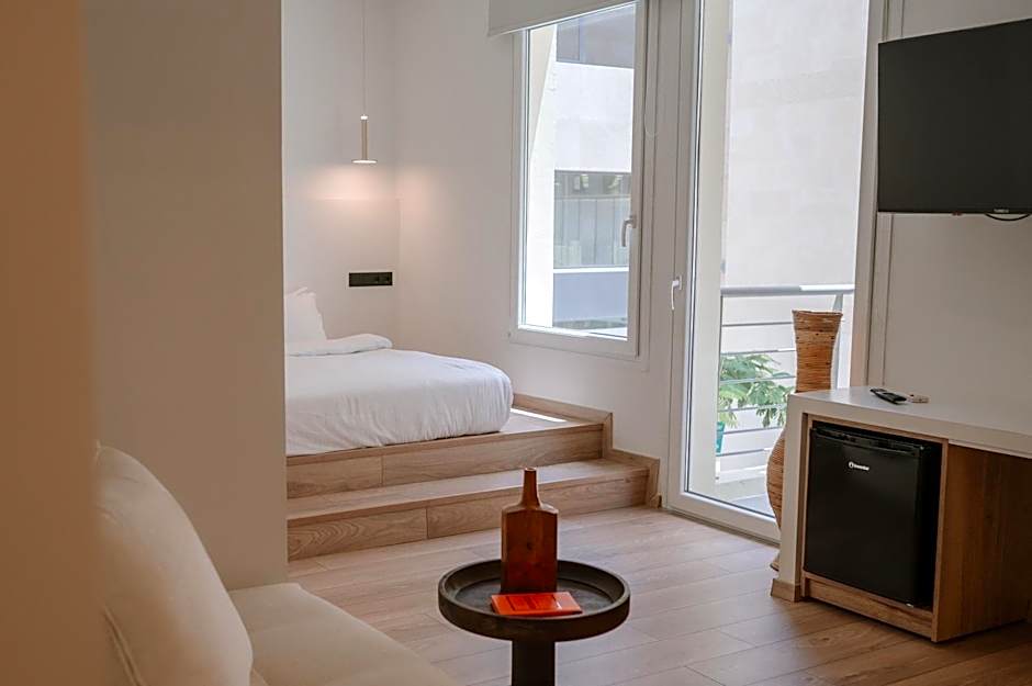 Plānis Str Urban Suites by Semavί