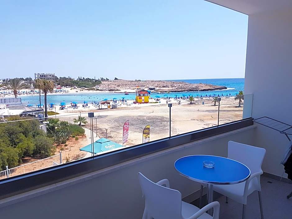 Christopher's Sandy Beach Suites