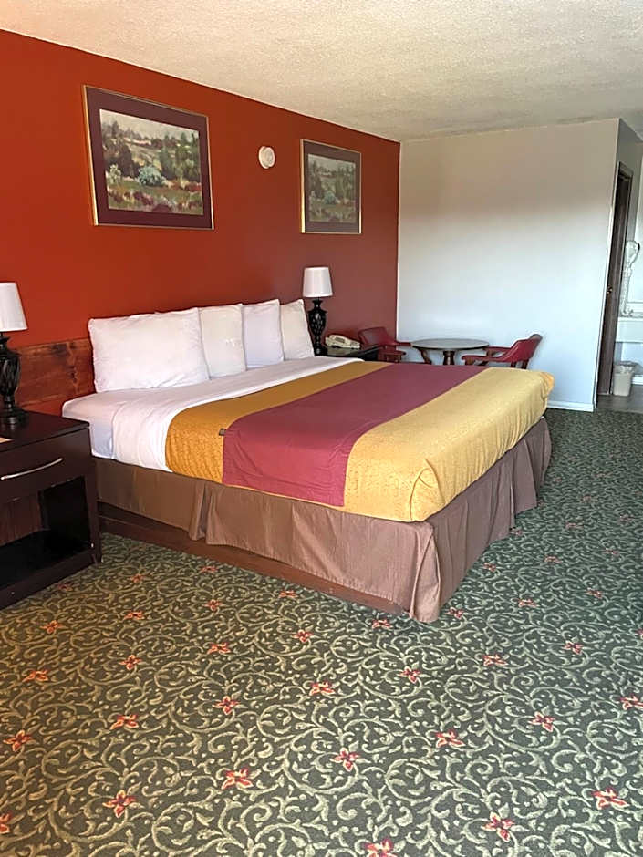 Budget Host Inn