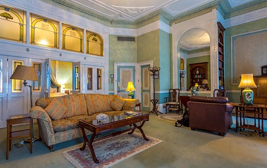 London Elizabeth Hotel