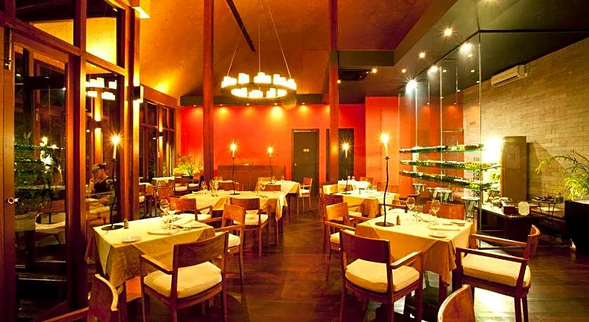 Adaaran Prestige Water Villas – 24hrs Dine around Premium All inclusive 