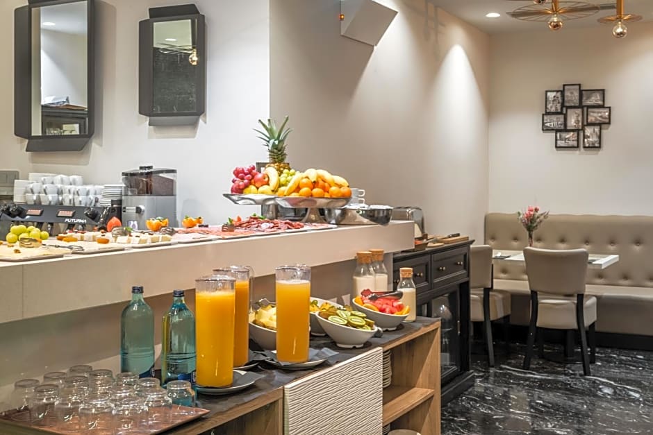 Arya Stadium Hotel