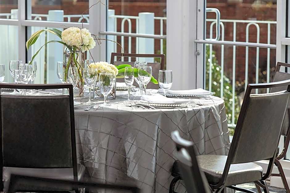 Renaissance by Marriott Waterford Oklahoma City Hotel