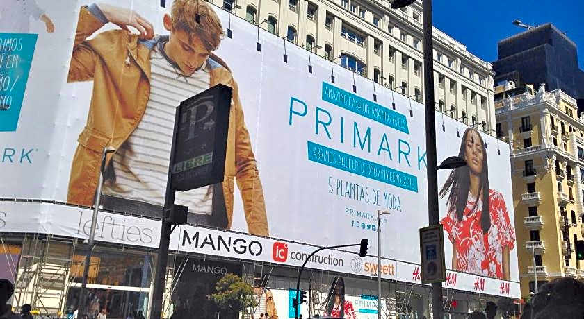 GRAN VIA VALVERDE Apartaments & ROOMS PARKING