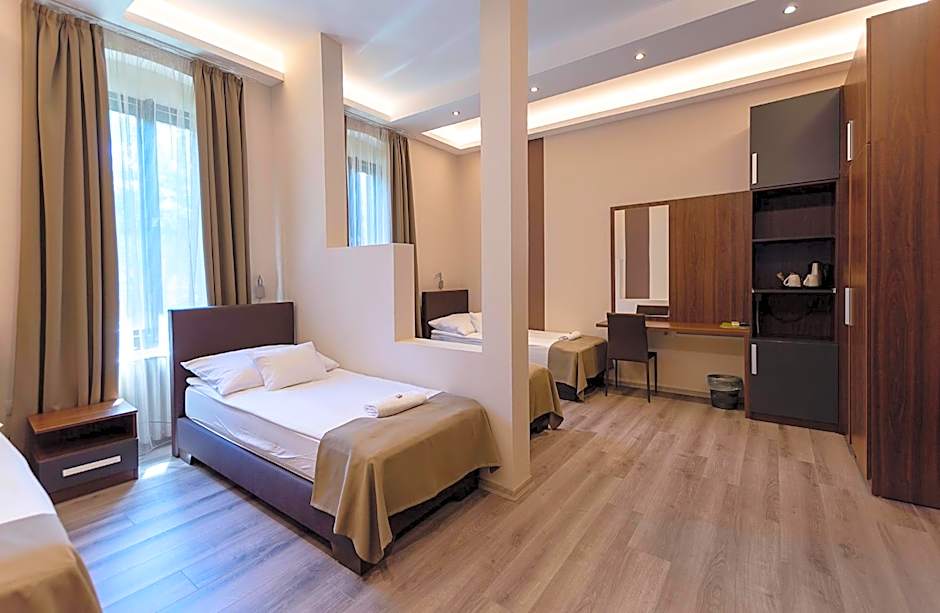 Vén Diófa De Lux Panzió