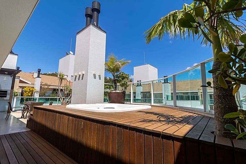 Boulevard 308B - Excelente cobertura em condomínio de luxo no centro de Bombinhas - Piscina - Jacuzzi - Academia - Portaria 24h - (Consultar serviços de roupa de cama e banho)