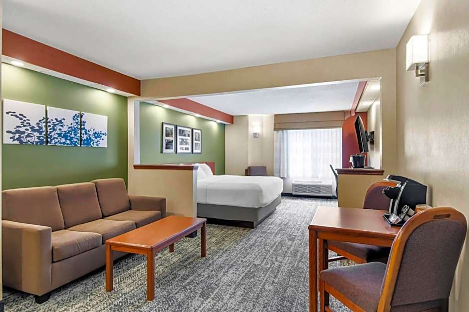 Sleep Inn & Suites Bay View Acme - Traverse City