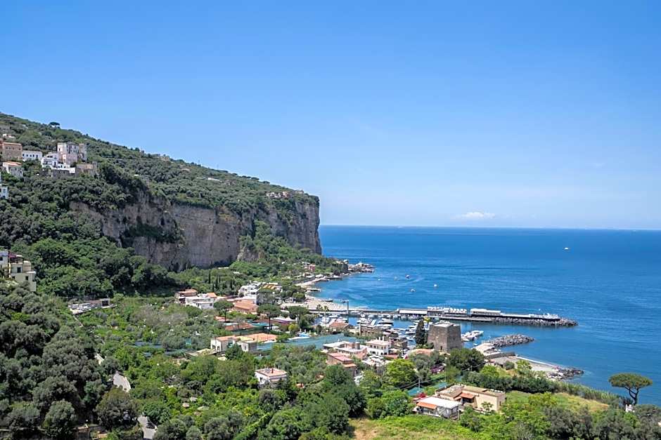 Photo 1 of 2 of Superior, Sea View